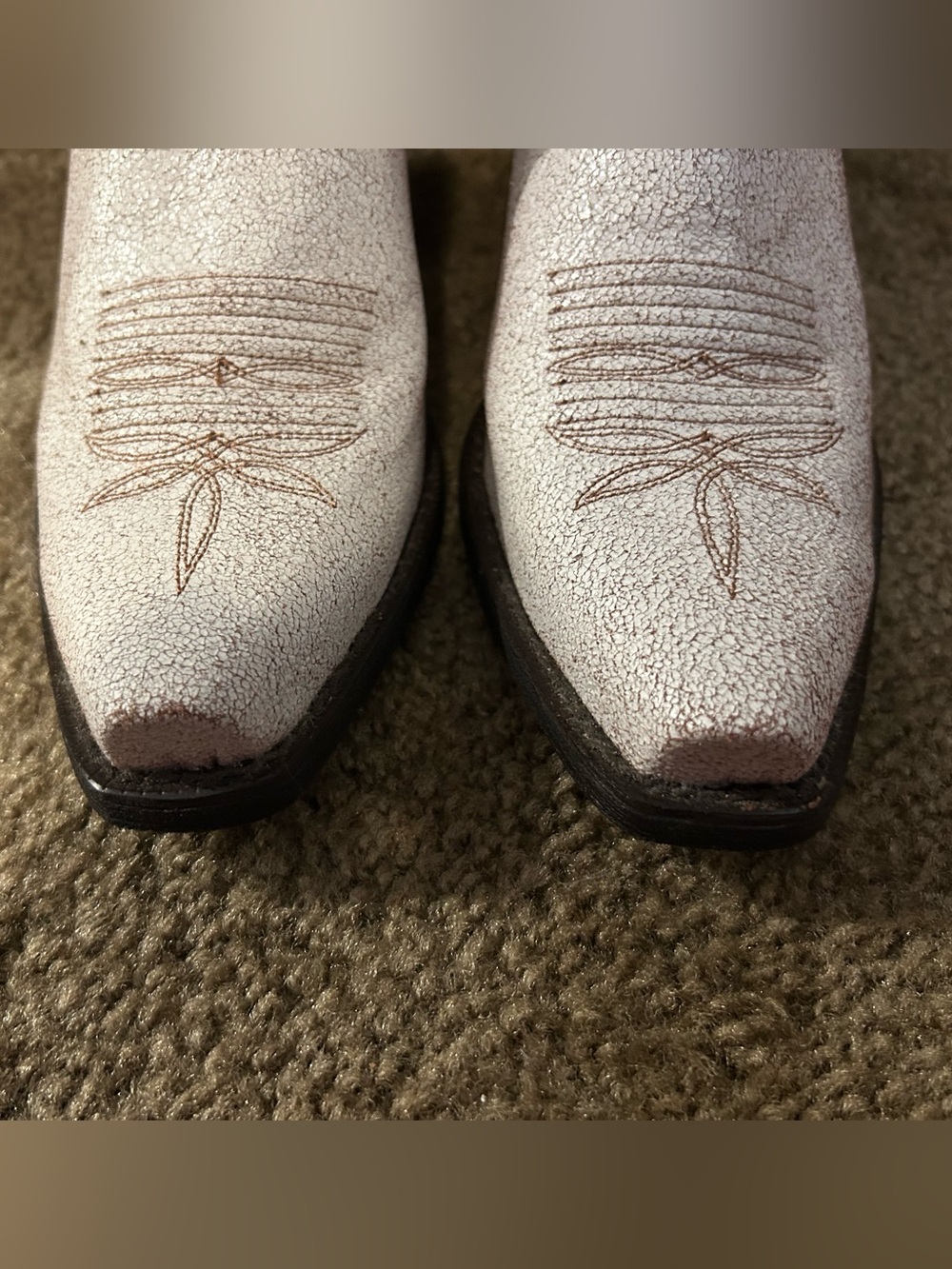 Ariat Men’s Metallic Silver Cowboy Boots with Brown Stitching - Picture 2 of 7